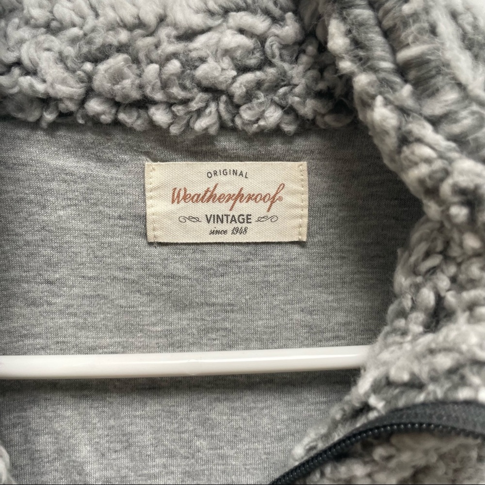Fuzzy half-zip pullover - Picture 2 of 5